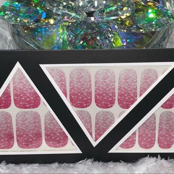 #0527 Colour Flash - Follow My Heart,hearts, ombré on baby pink base, nail wraps - Picture 12 of 12